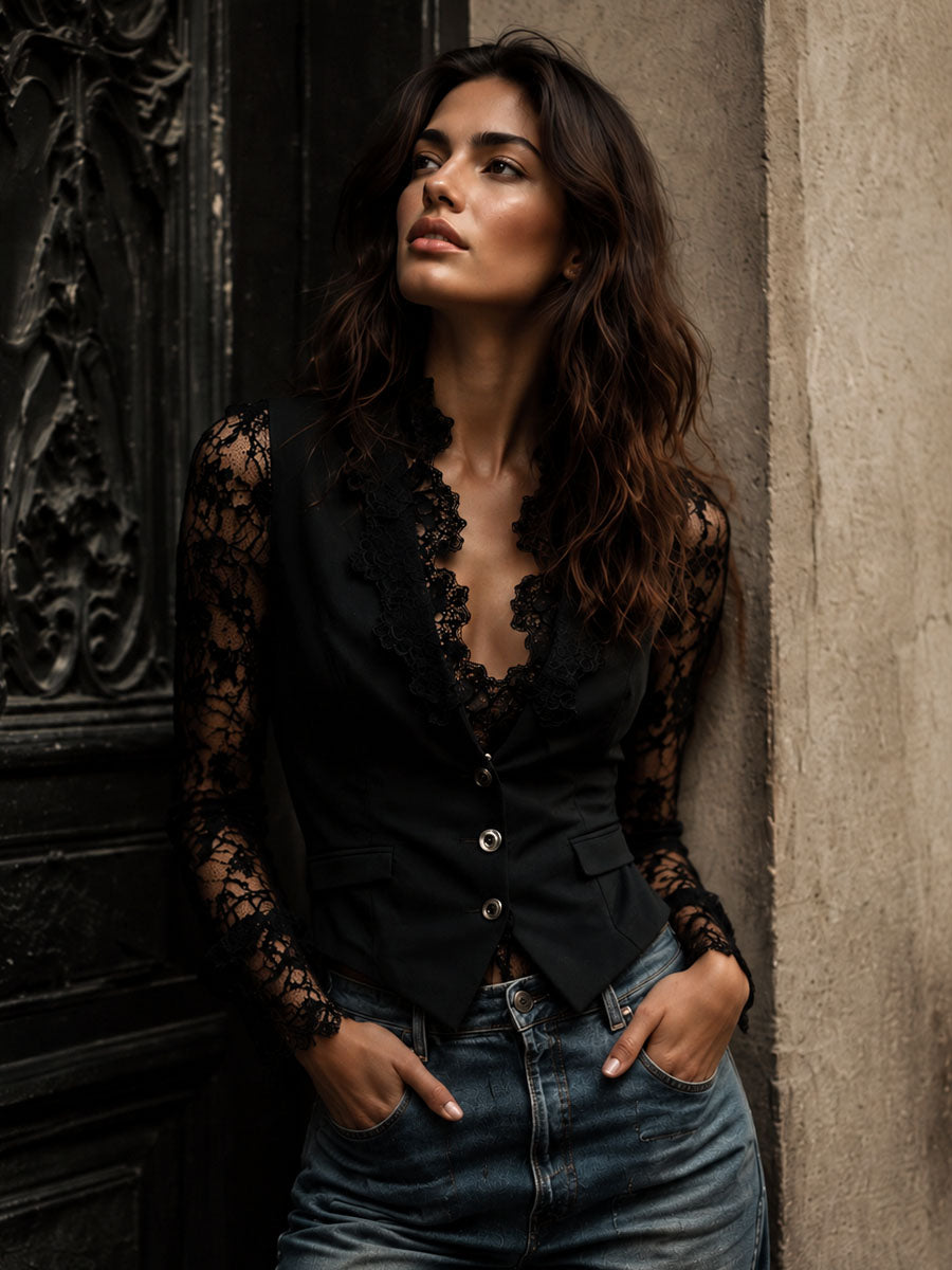 Laura | Giacca Nera con Maniche Semi-Trasparenti