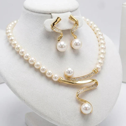 Almudena - Necklace and Earrings Set with Natural Pearls