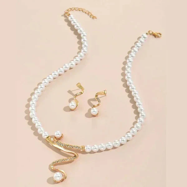 Almudena - Necklace and Earrings Set with Natural Pearls