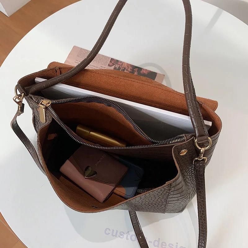 BORSA IN PELLE - CLOVE