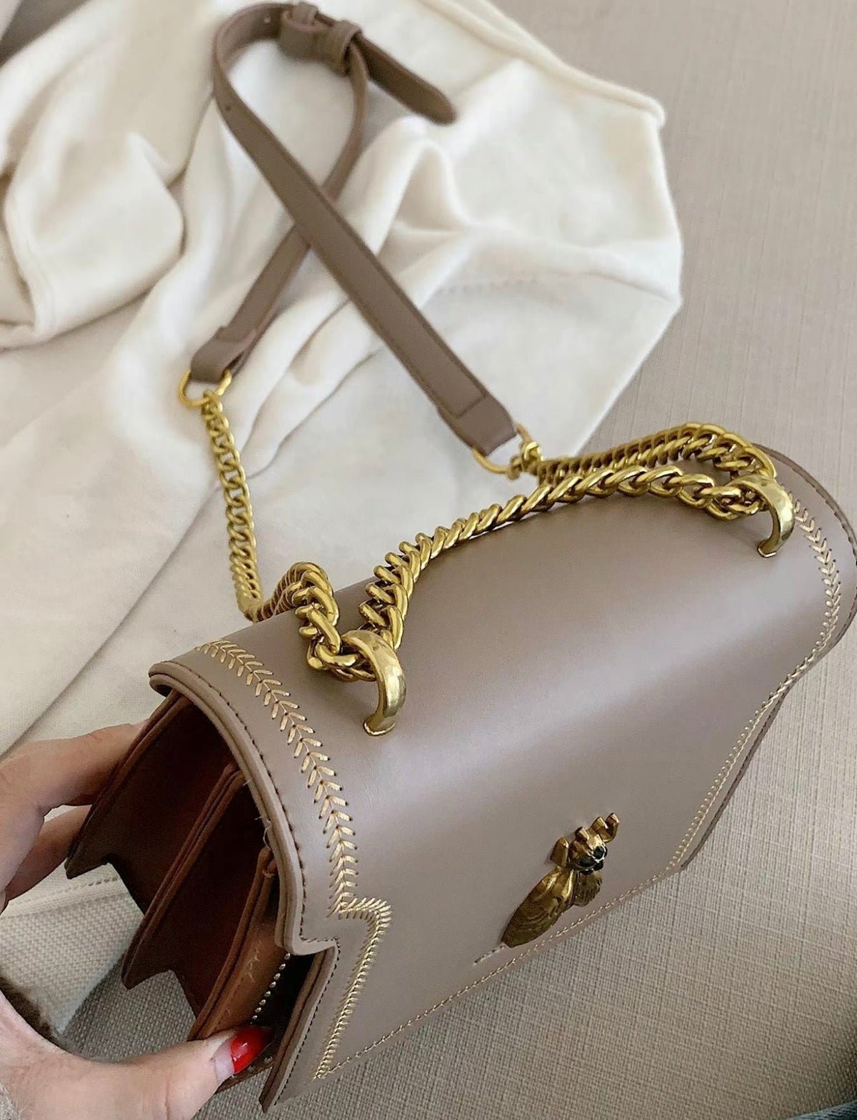 KATÉLORIA CHAIN BAG