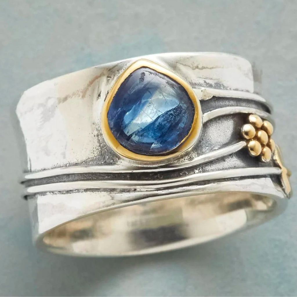 Inés - Vintage Blue Sapphire Ring in Gold-Plated Silver