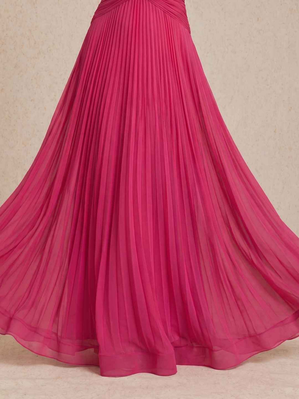 Pleated dress with knotted detail