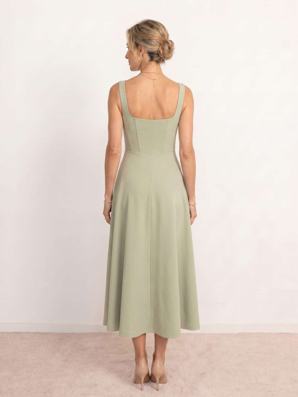 Midi dress with a square neckline