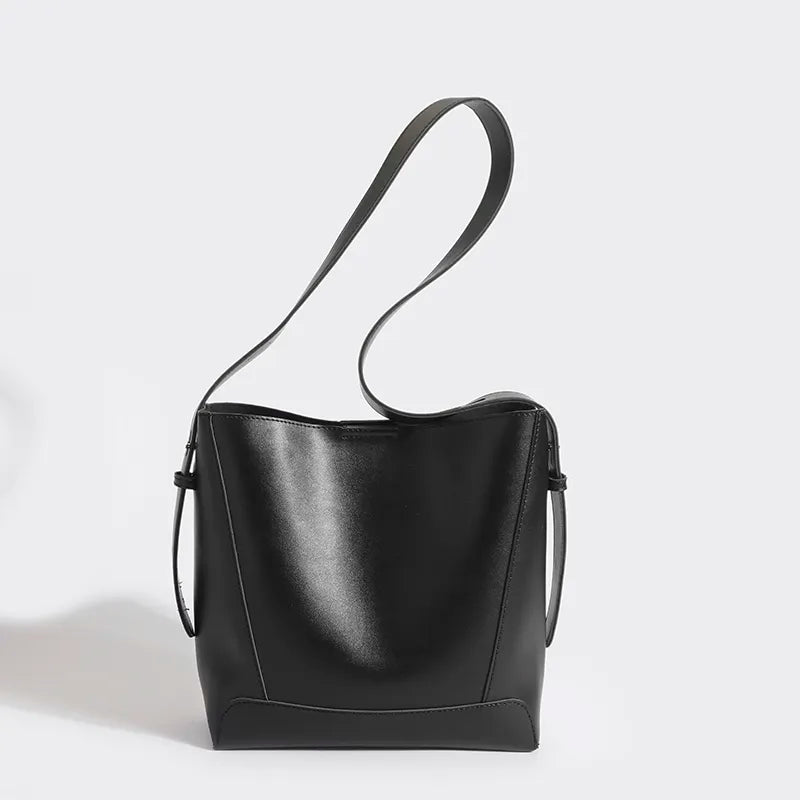 BORSA A TRACOLLA IN PELLE - AVERY