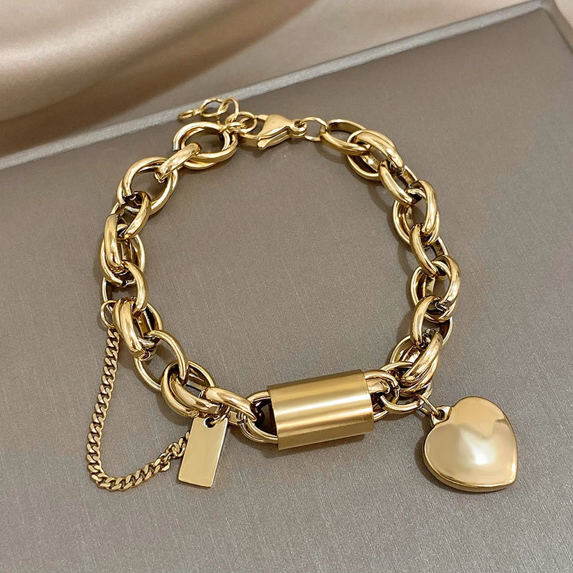 Guadalupe - Gold Heart Charm Bracelet