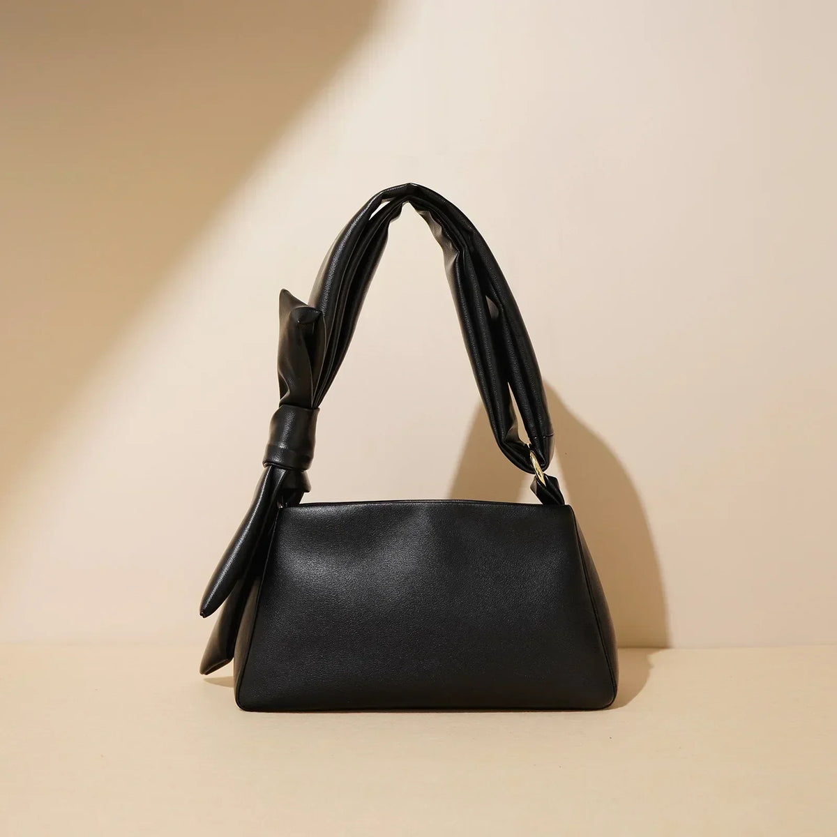 BORSA A TRACOLLA IN PELLE CON FIOCCO - HILDA