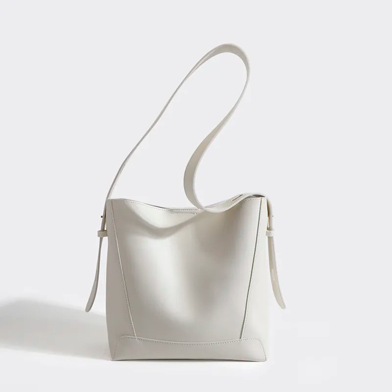 BORSA A TRACOLLA IN PELLE - AVERY