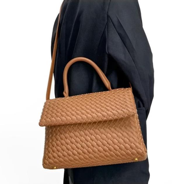 BORSA IN PELLE INTRECCIATA - DÉBORA