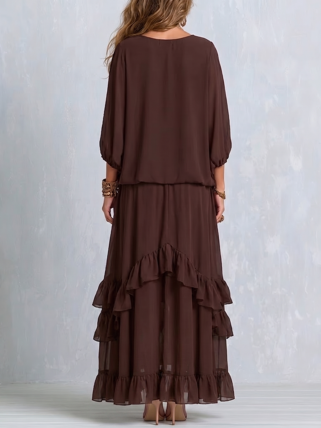Manuela | Top in Chiffon Marrone con Frange e Scollo a V Abbinato a una Gonna a Strati con Volant