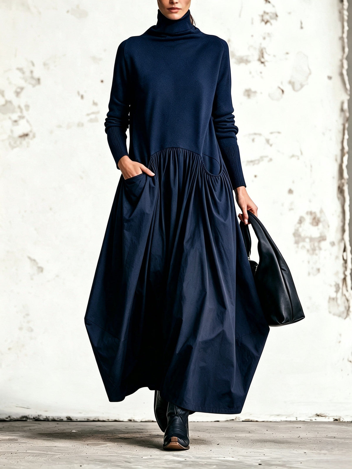 Fiorenza | Abito Maxi Oversize Nero con Collo Alto e Dettaglio Tasche