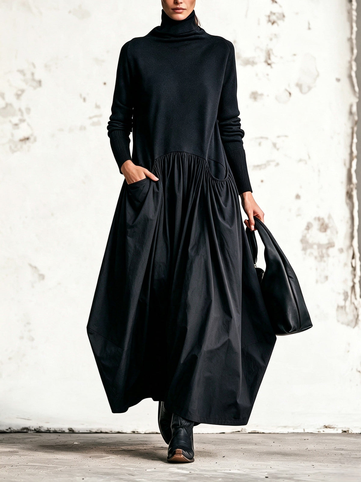 Fiorenza | Abito Maxi Oversize Nero con Collo Alto e Dettaglio Tasche