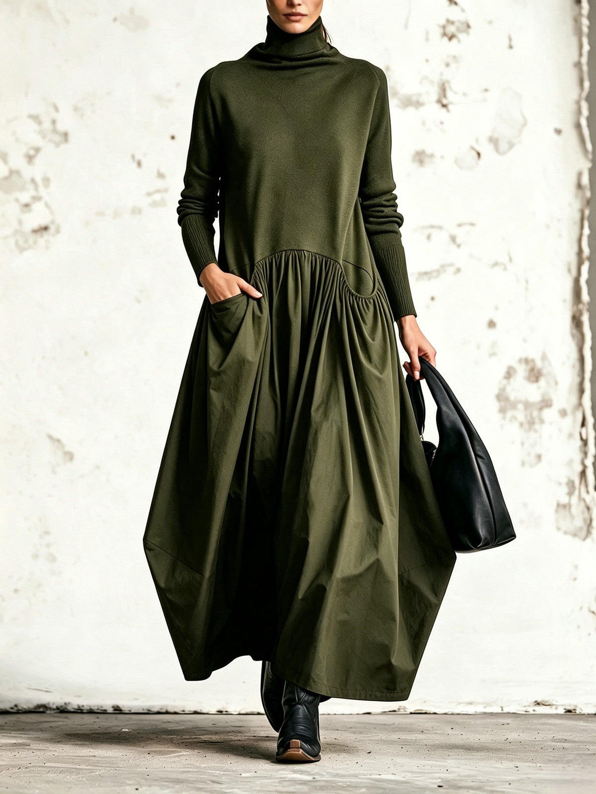 Fiorenza | Abito Maxi Oversize Nero con Collo Alto e Dettaglio Tasche