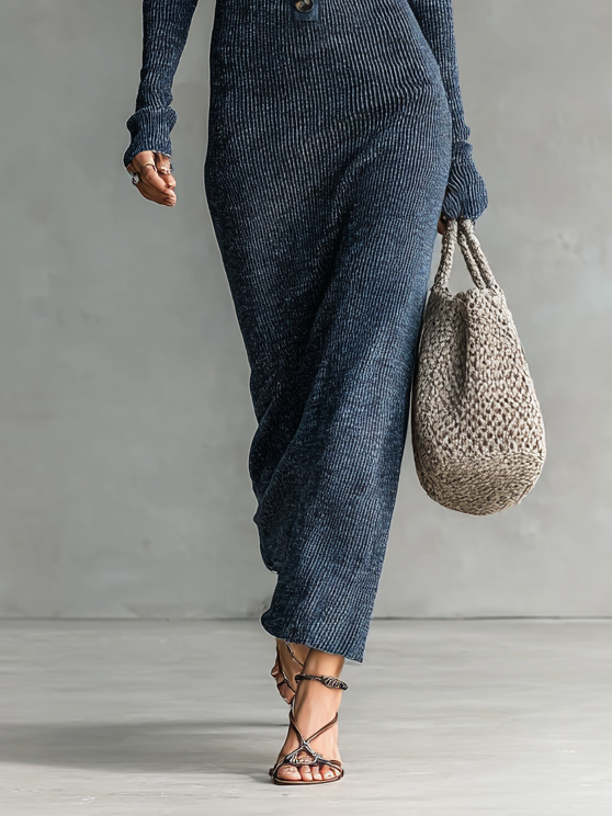 Abito Maxi in Maglia con Cappuccio e Taglio Aderente da Donna