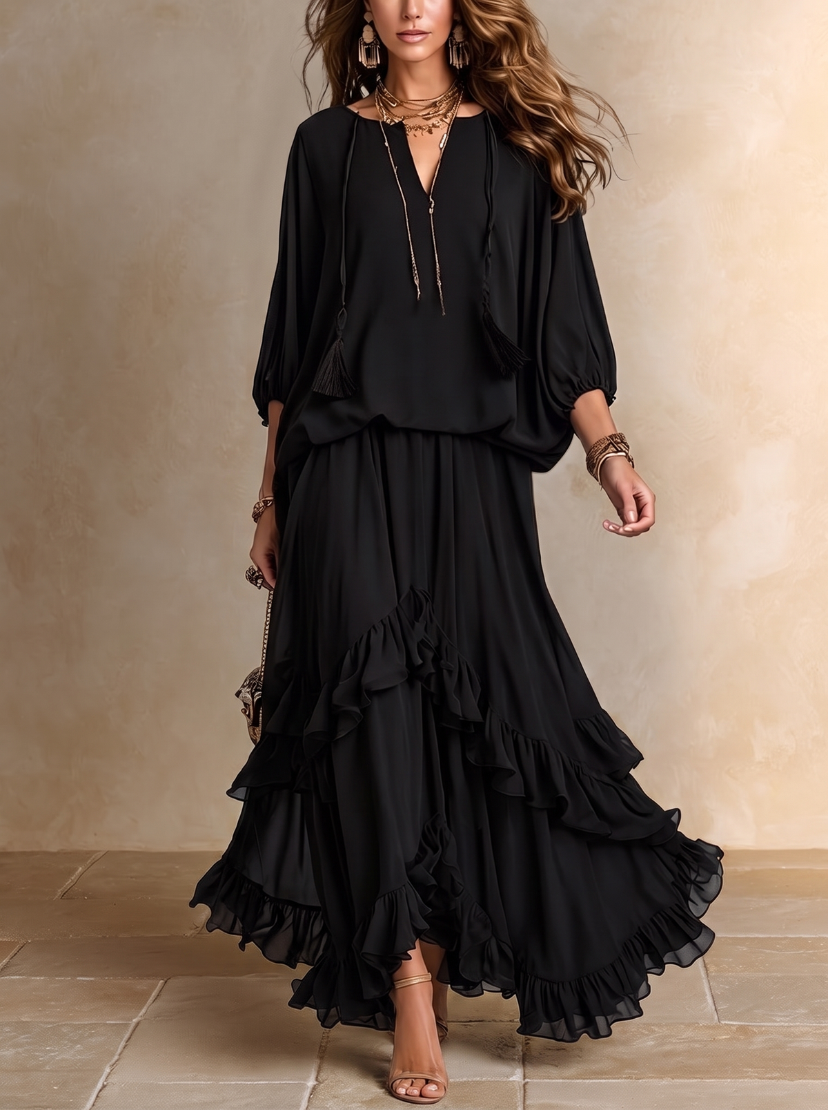 Elvira | Top V-neck in Chiffon Nero con Frange Abbinato a un Set di Gonna a Strati con Volant