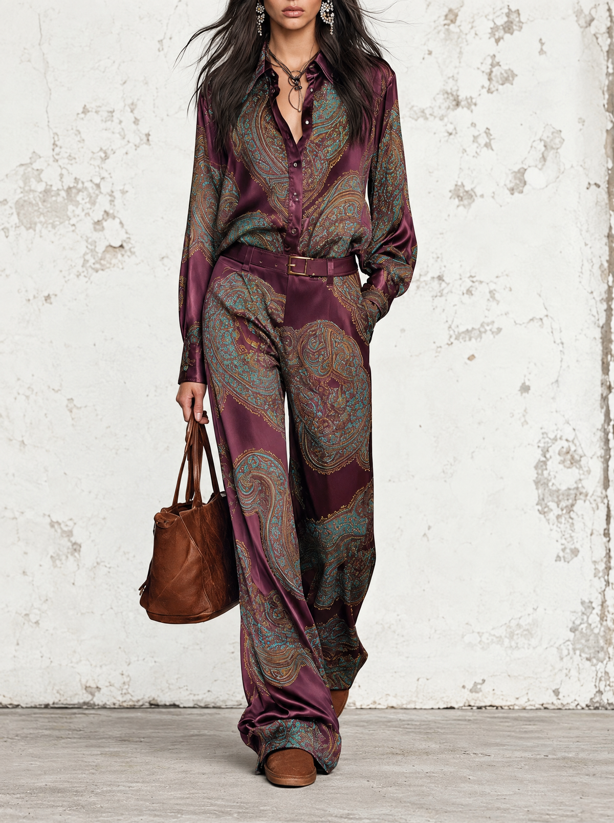 Doriana | Completo di Camicia a Maniche Lunghe in Satin con Stampa Paisley Borgogna-Porpora e Pantaloni a Gamba Larga