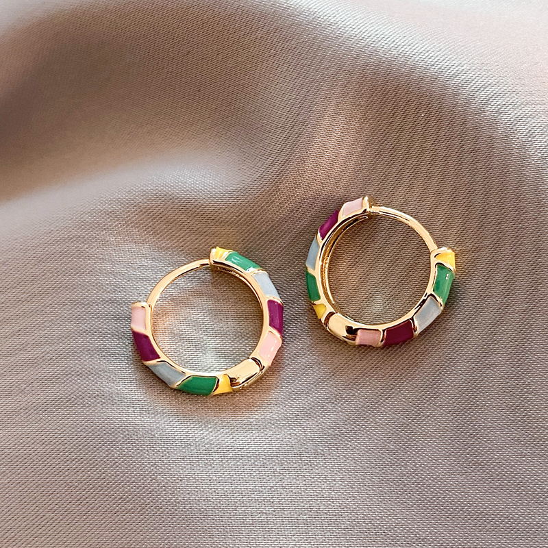 Purificación - Elegant Gold-Enamel Earrings